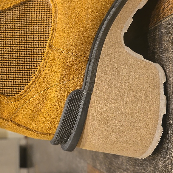 Sorel Mustard Yellow Hi Line Chelsea Boots - Picture 8 of 16